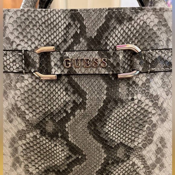 Guess top handle Satchel. - Picture 3 of 8